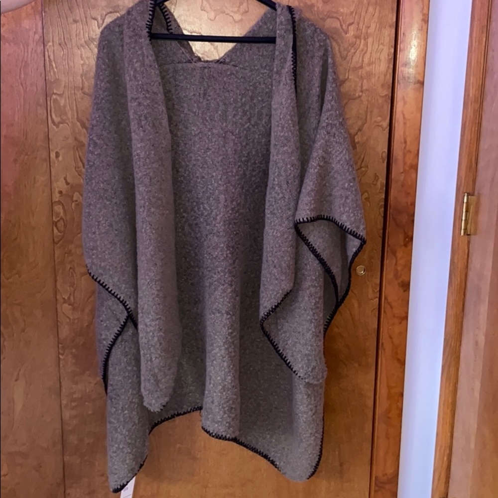 🍁 Super Soft Polyester Poncho Wrap